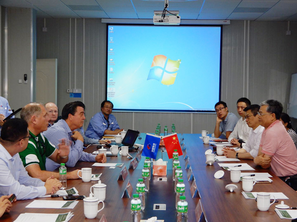 1506654035131495.jpg 李凡榮與業主交流.jpg