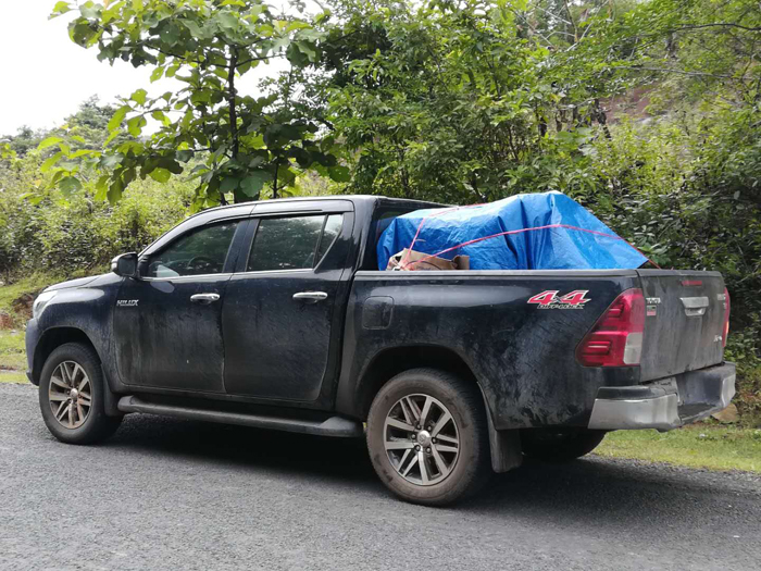 1532589299313812.jpg 救災(zāi)車輛和物資奔赴現(xiàn)場.jpg