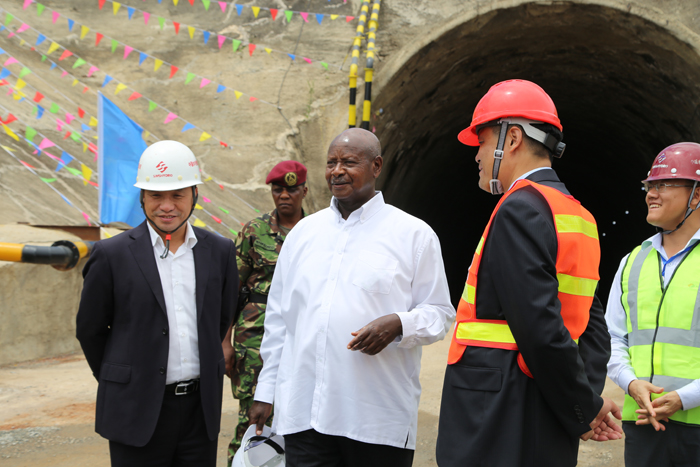 1535099783750732.jpg 現(xiàn)場(chǎng)交談.JPG