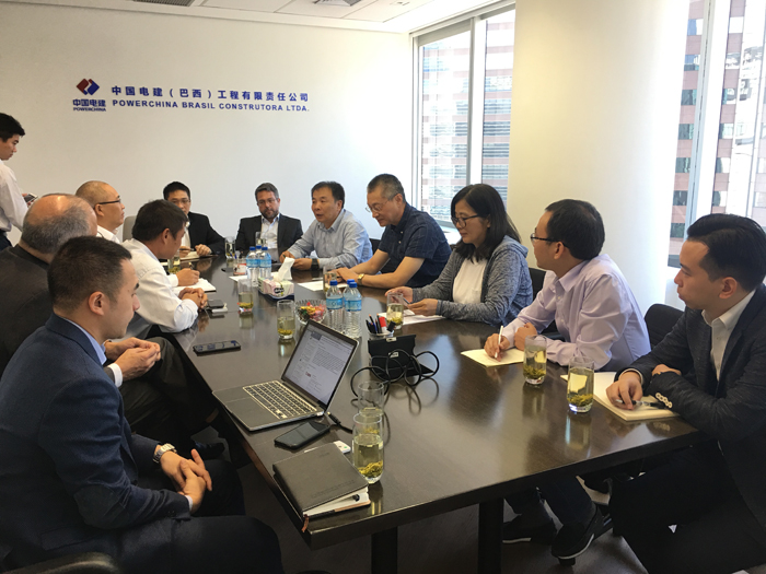 1537861394666198.jpg 姚強總電建巴西辦公室會議照.jpg