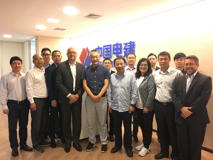 1537861402208526.jpg 姚強總與巴西團隊合影.jpg