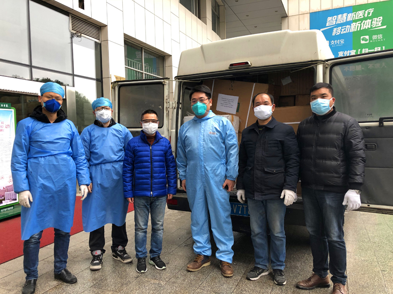 附件4 救援物資抵達武漢大學中南醫院.jpg