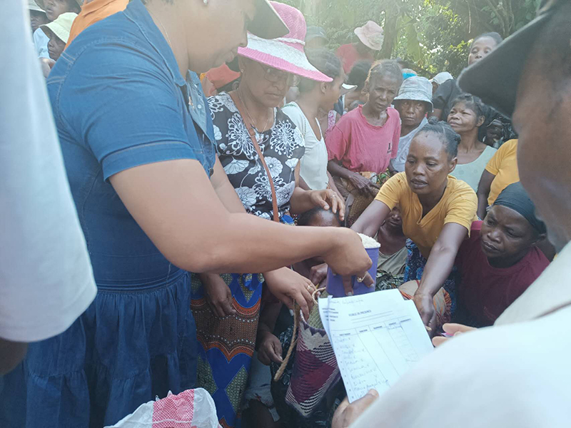 大米分發現場 (2).jpg