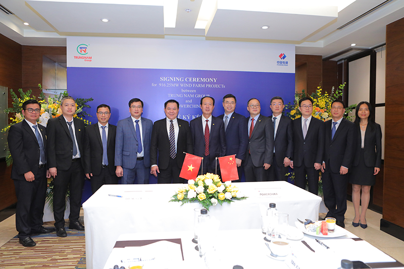 丁焰章出席越南風電群項目簽約儀式并調研指導越南國別工作.JPG