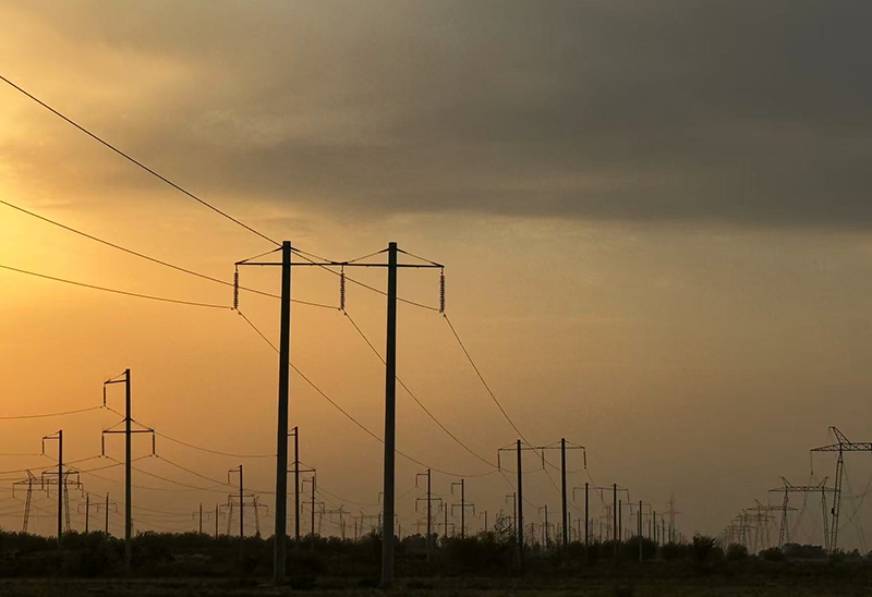 4.烏茲別克斯坦錫爾河熱電站到扎法爾巴德變電站220kV輸電線路建設(shè)項目.png